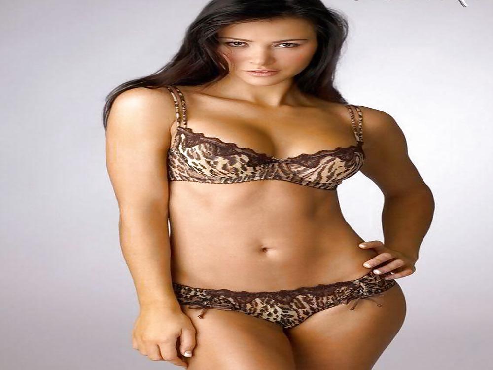 25P JUICY BABES IN BIKINI WANTS BIG COCKS