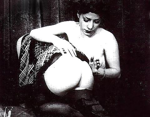 24P Ladies in, but mostly out of, their Vintage Style Knickers