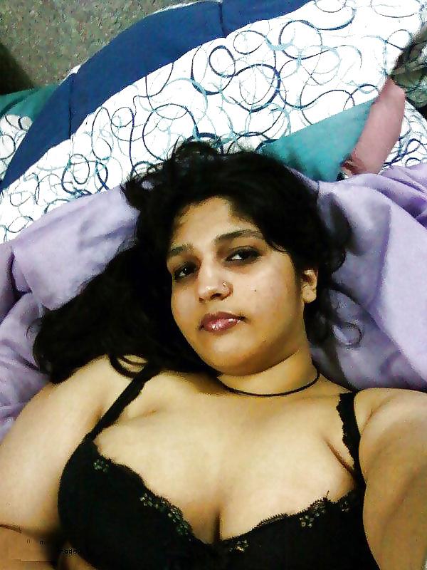 25P Indian Chubby College Girl Hindi Hindu Desi Paki Bangladeshi