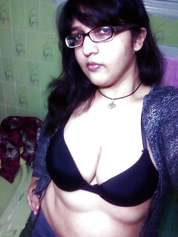 25P Indian Chubby College Girl Hindi Hindu Desi Paki Bangladeshi