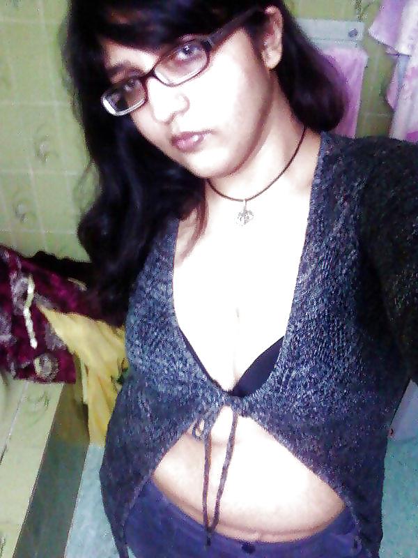 25P Indian Chubby College Girl Hindi Hindu Desi Paki Bangladeshi
