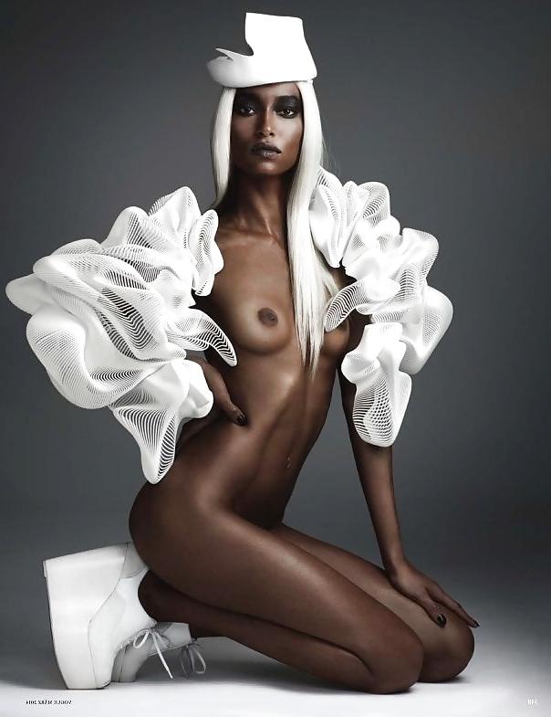 25P Ebony art pics XIV