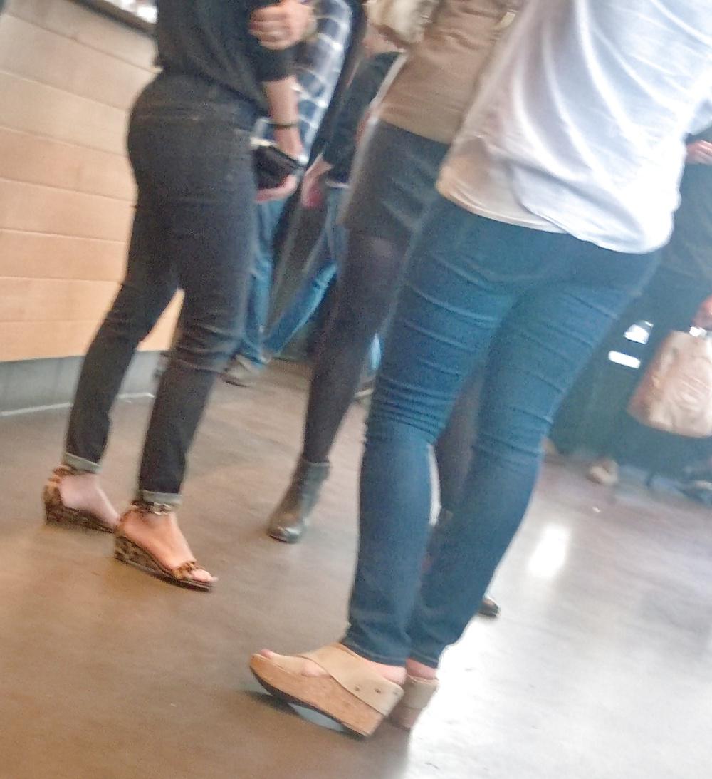 8P Milfs with nice asses and beautiful feet wearing tight jeans