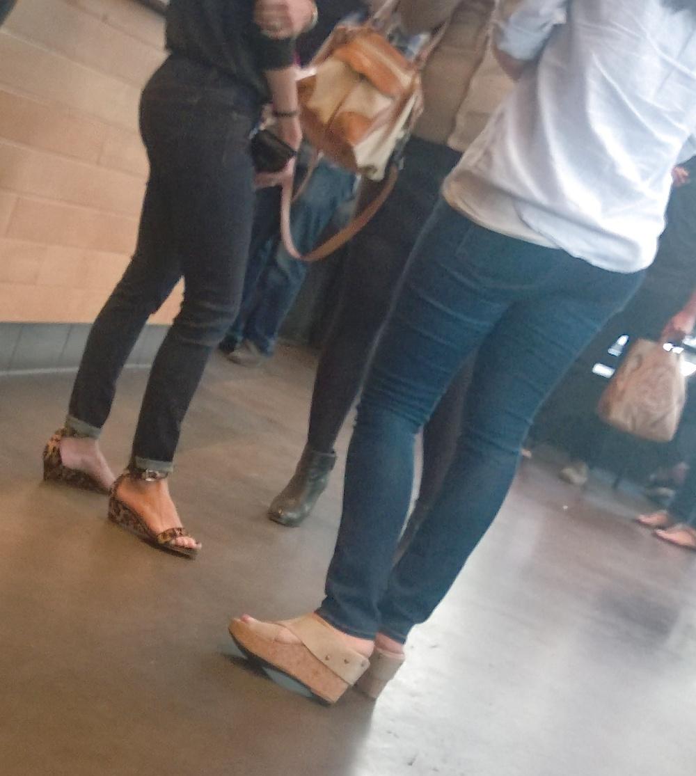 8P Milfs with nice asses and beautiful feet wearing tight jeans