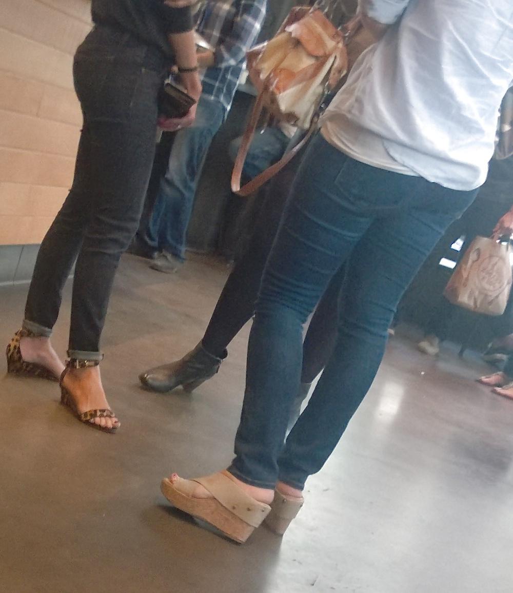 8P Milfs with nice asses and beautiful feet wearing tight jeans