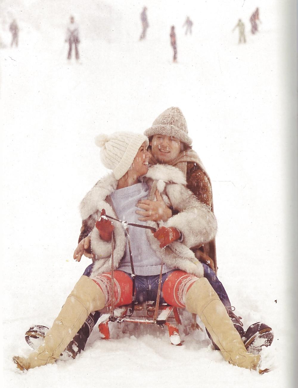 25P Play in the snow and on the bed