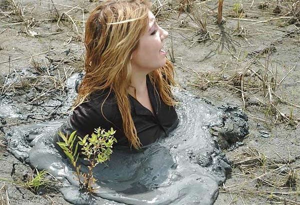 25P Mud girls in quicksand