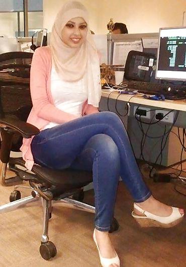 16P Arab muslim  HOT bitch