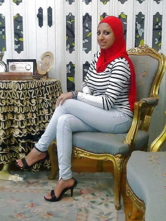 16P Arab muslim  HOT bitch