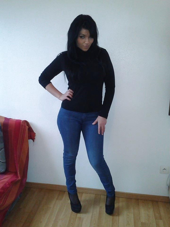 16P Arab muslim  HOT bitch