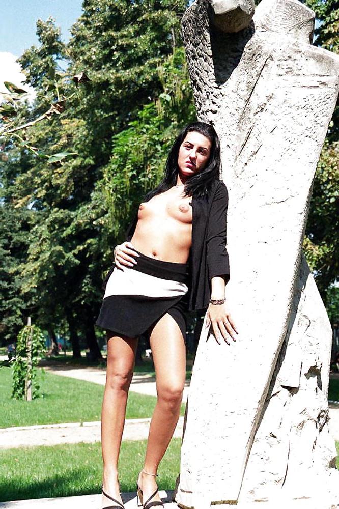 25P REALLY HOT GIRLS IN PUBLIC 19