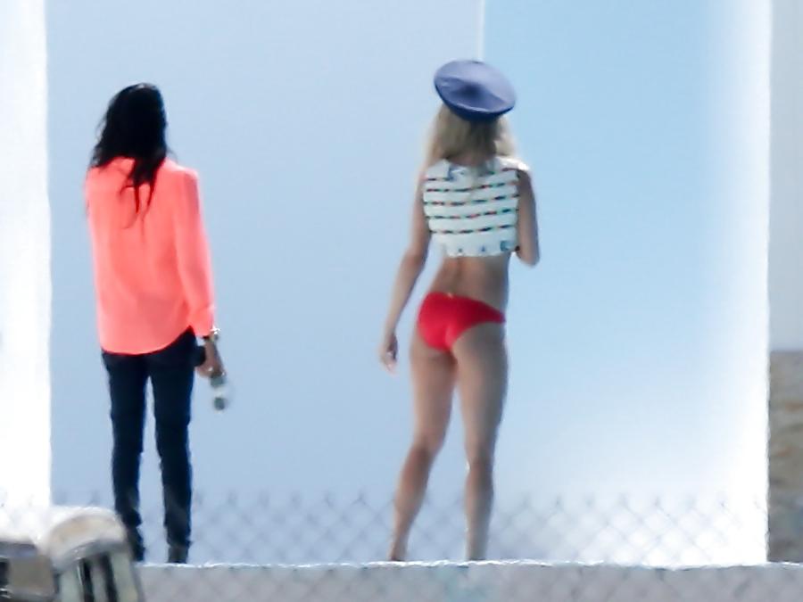 20P Joanna Krupa Topless Photos