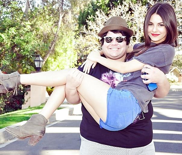 23P Victoria Justice - Goddess