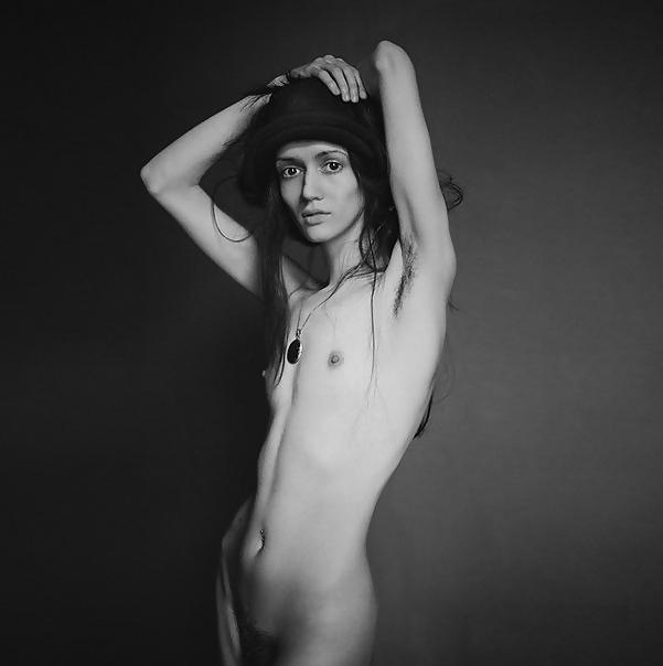 25P Some sweet nude art. Little bit hairy.