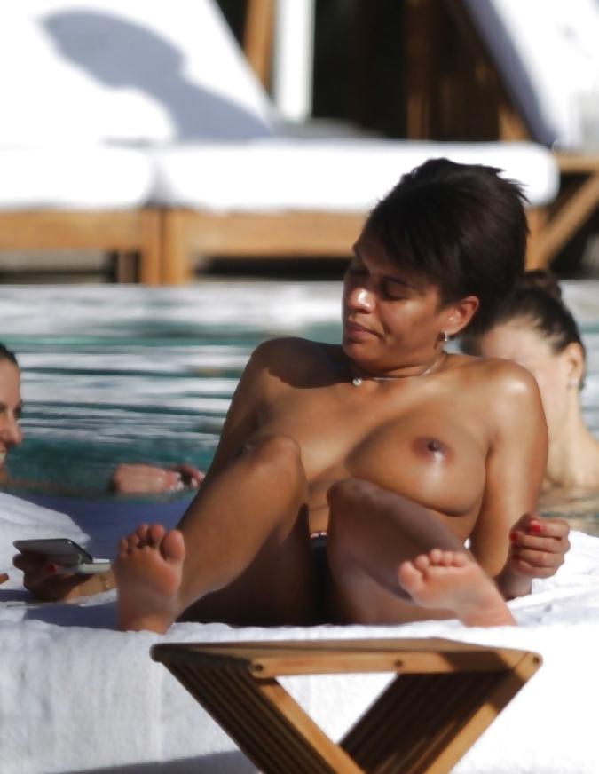 10P Georgette Eto'o Topless