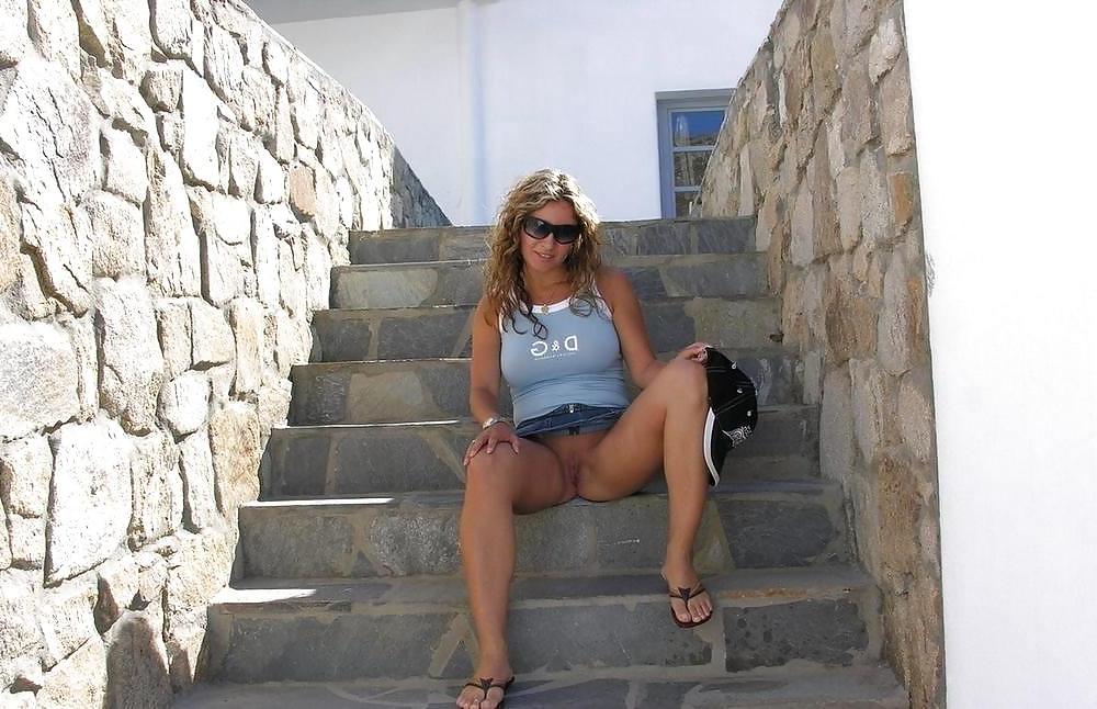 24P REALLY HOT GIRLS IN PUBLIC 69
