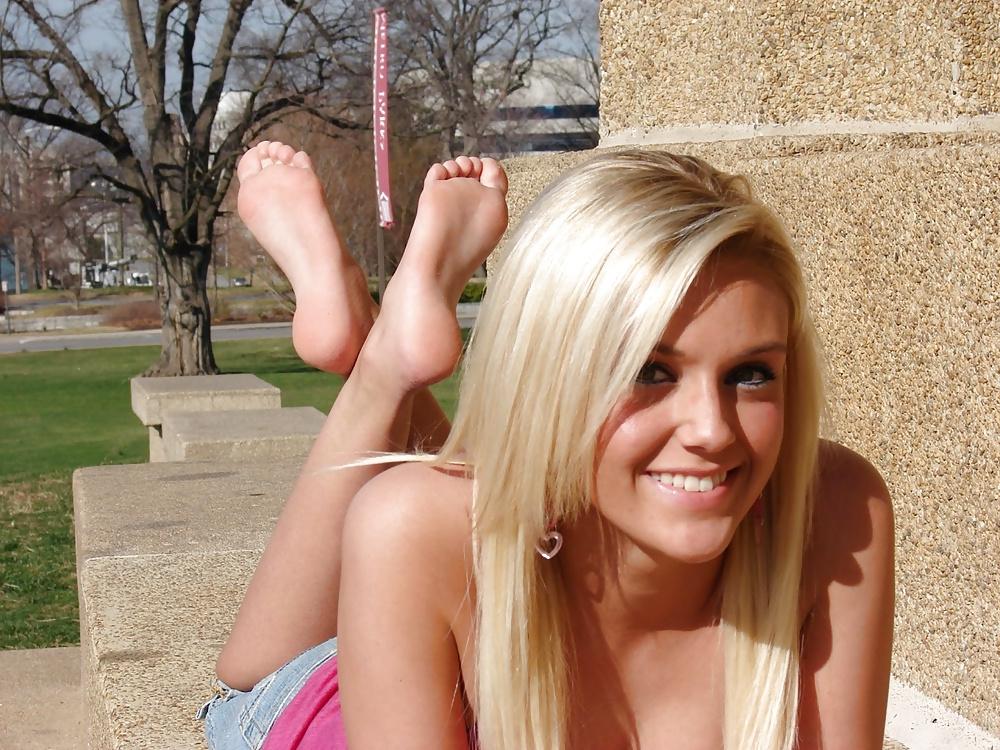 16P Young GIRLS FEET need an intense worship :)
