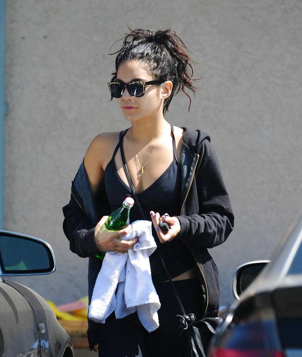 18P Female celebs - Vanessa Hudgen, Clasics