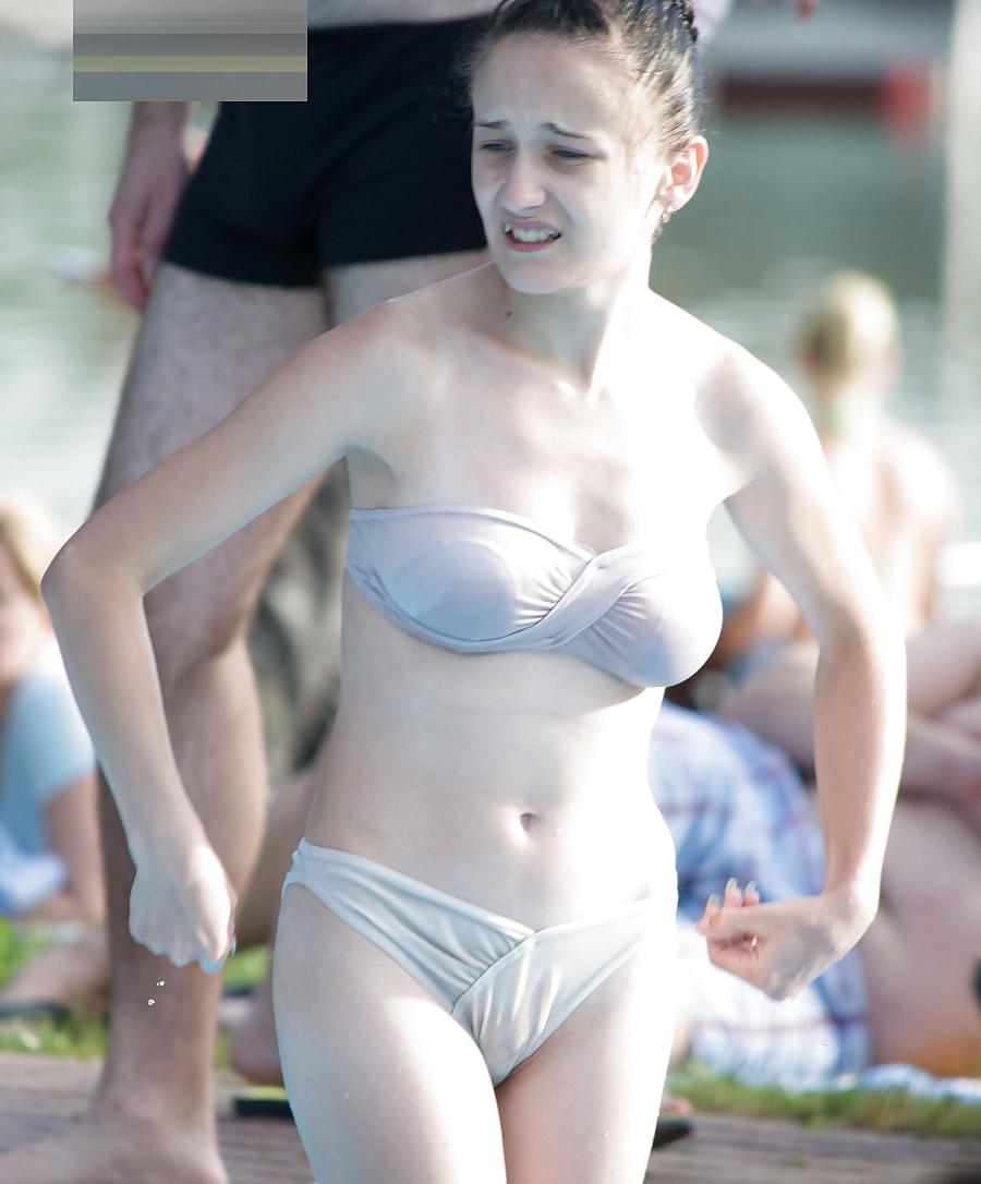 18P Soaking Wet Pussy in Public