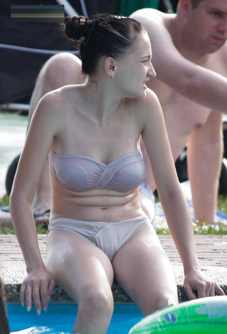18P Soaking Wet Pussy in Public