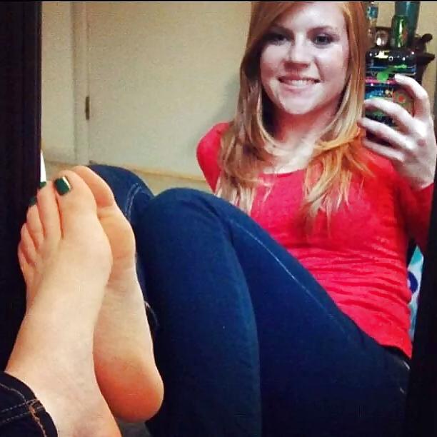 24P Random teen feet