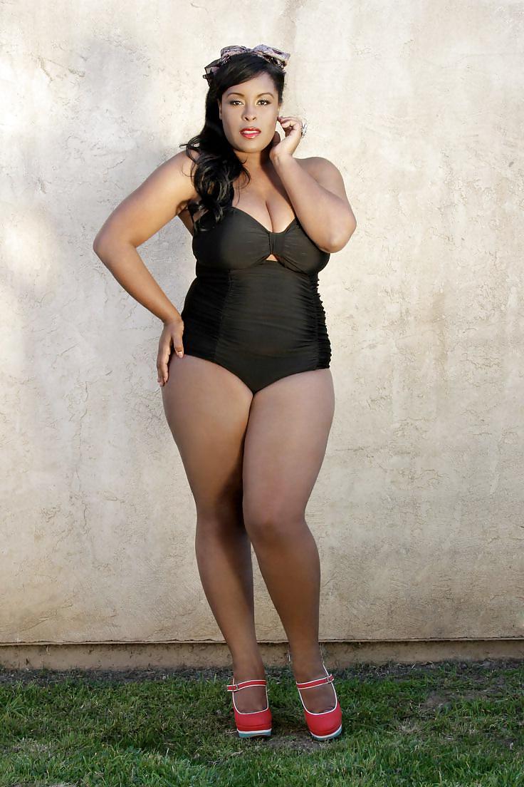 22P Plus Size Model Goddess: Sommer Green