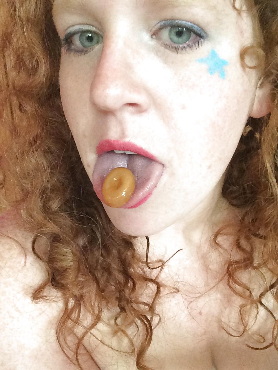 25P Hot redhead with sexy feet