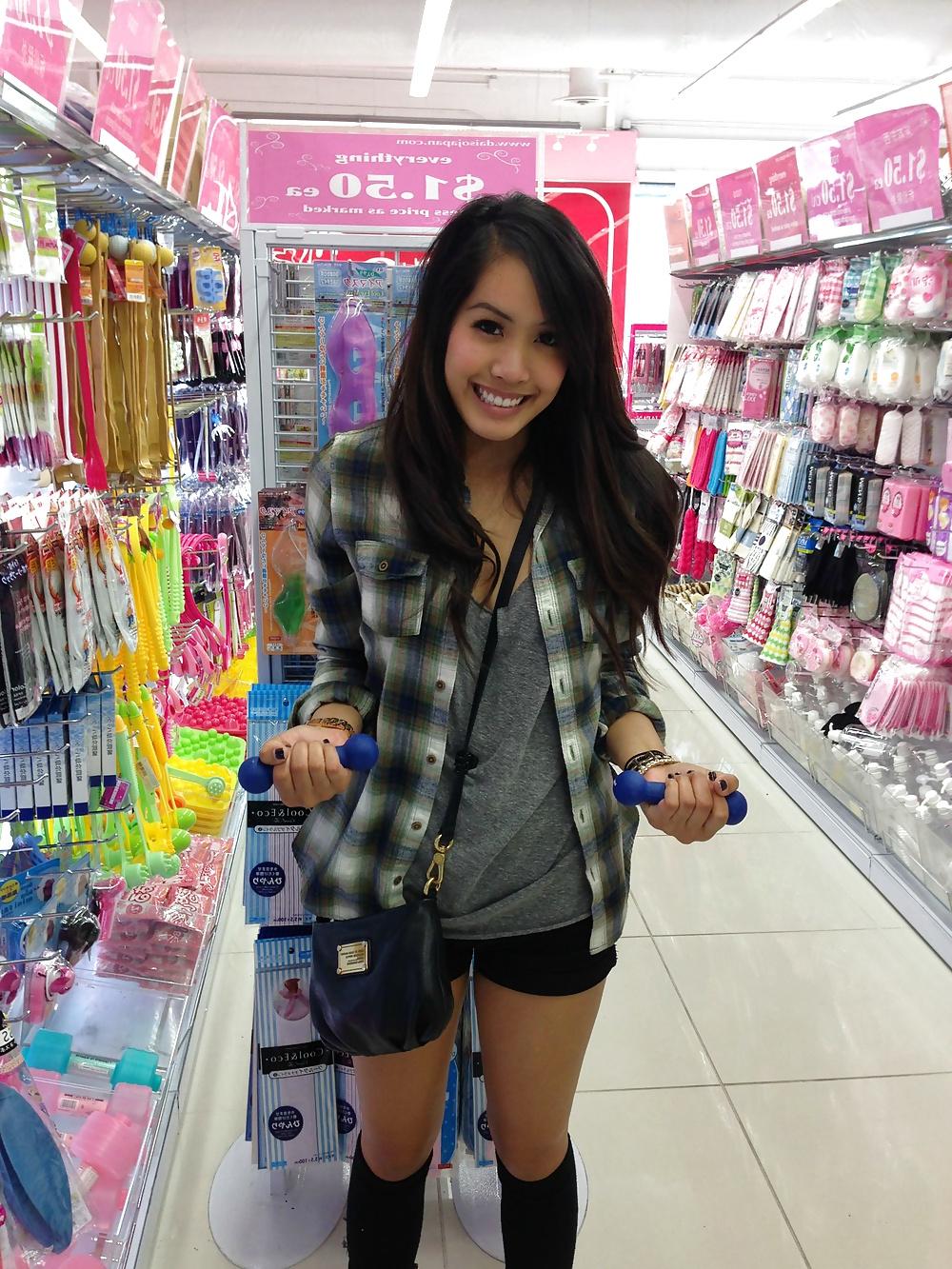25P Cute Asians. 