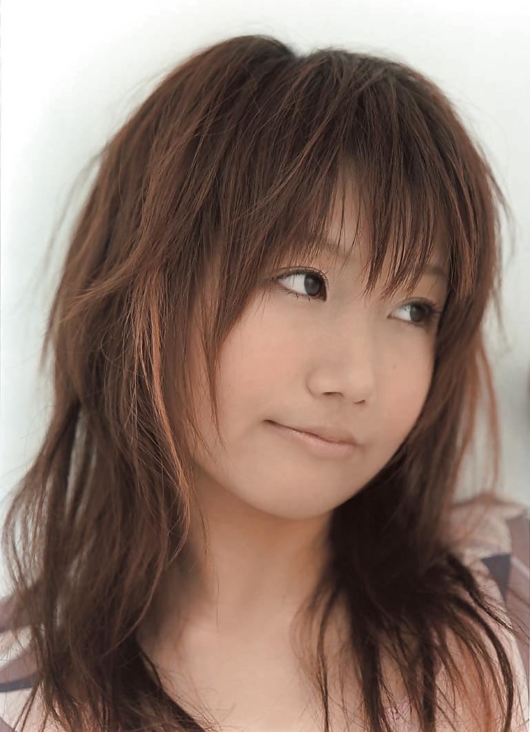 25P Cute Asians. 