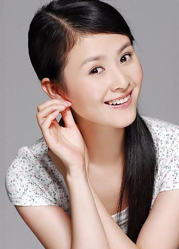 25P Cute Asians. 