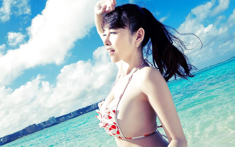 25P Cute Asians. 