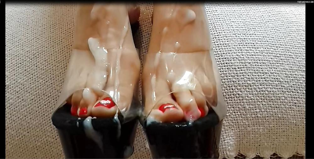 7P Footjob foot fetis feet cock cum closeup toes comment pld