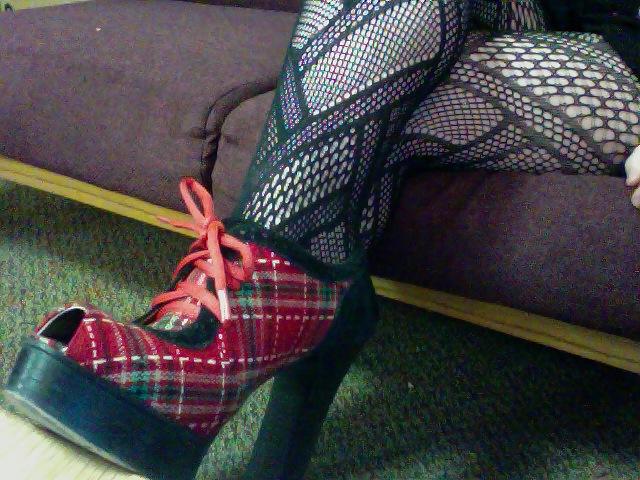 15P My tired feet! Fishnets and heels
