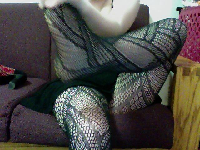 15P My tired feet! Fishnets and heels
