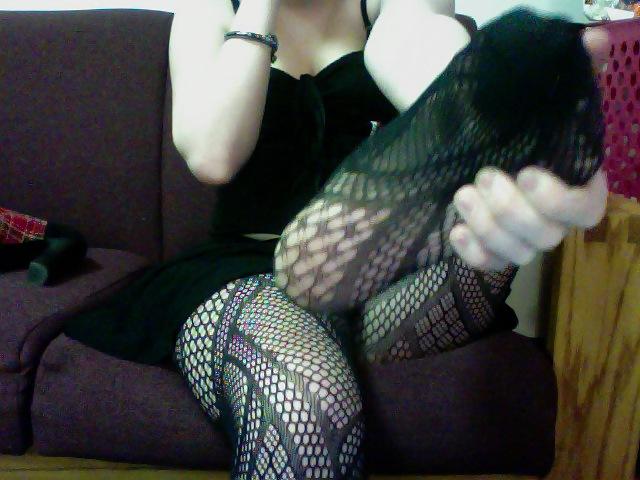 15P My tired feet! Fishnets and heels