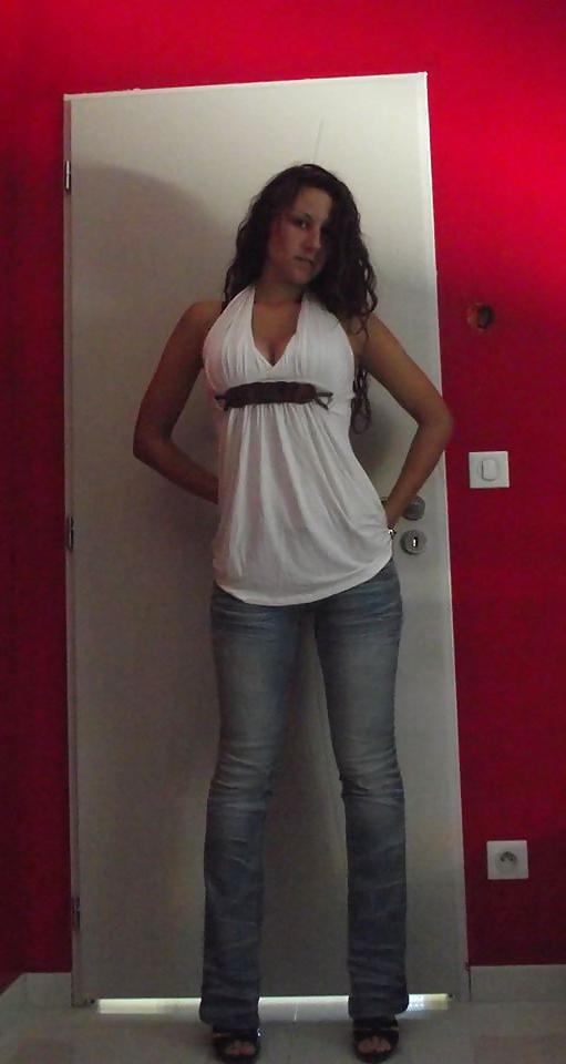 21P Petites salopes en talon    Bitch in high heels3