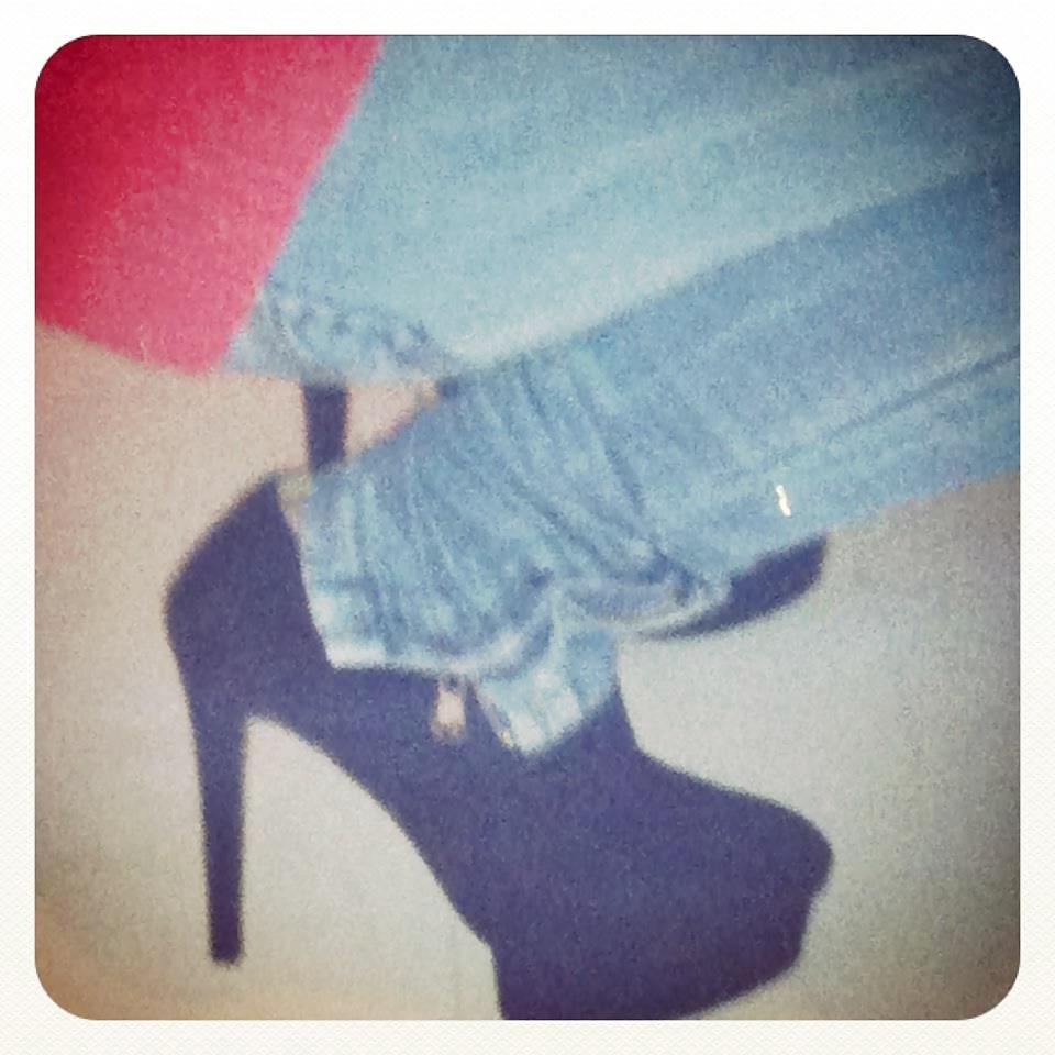 21P Petites salopes en talon    Bitch in high heels3
