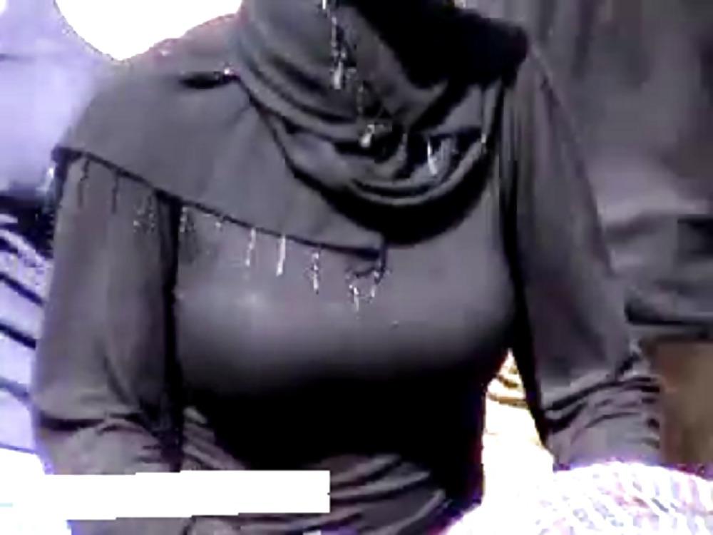 18P Arab mom with nice rack