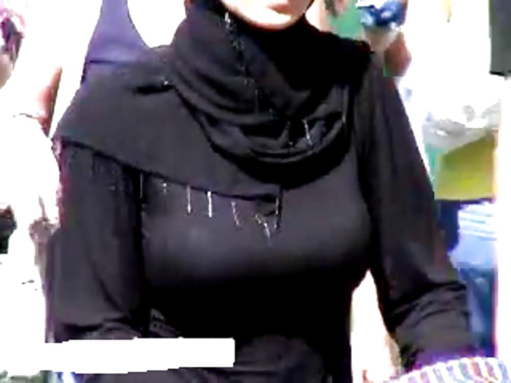 18P Arab mom with nice rack