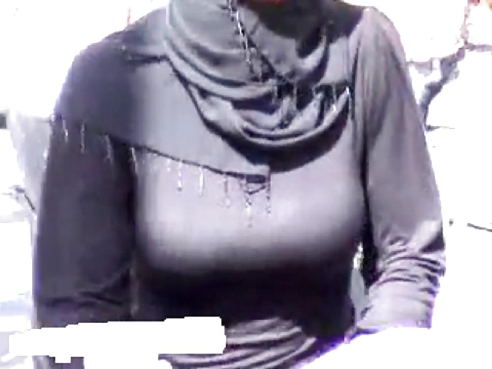18P Arab mom with nice rack