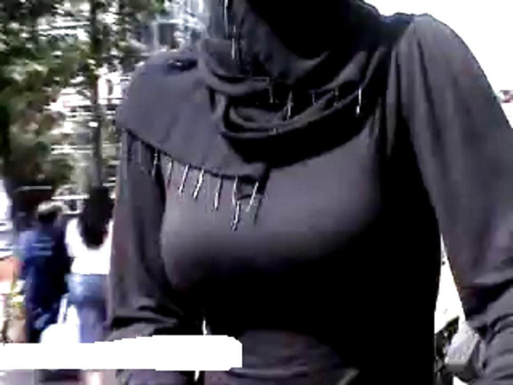 18P Arab mom with nice rack