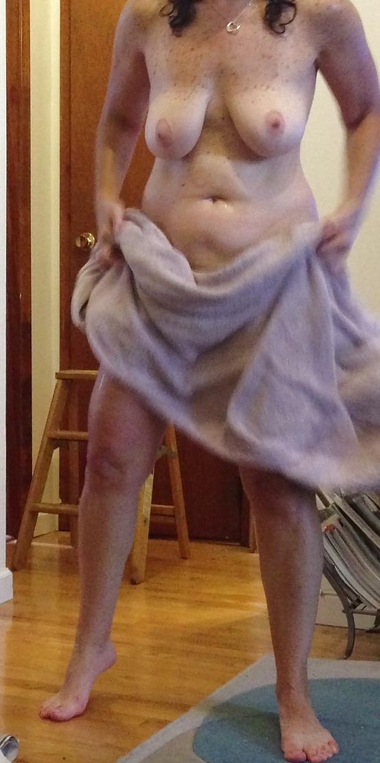 15P Chunky Wife undressing for shower