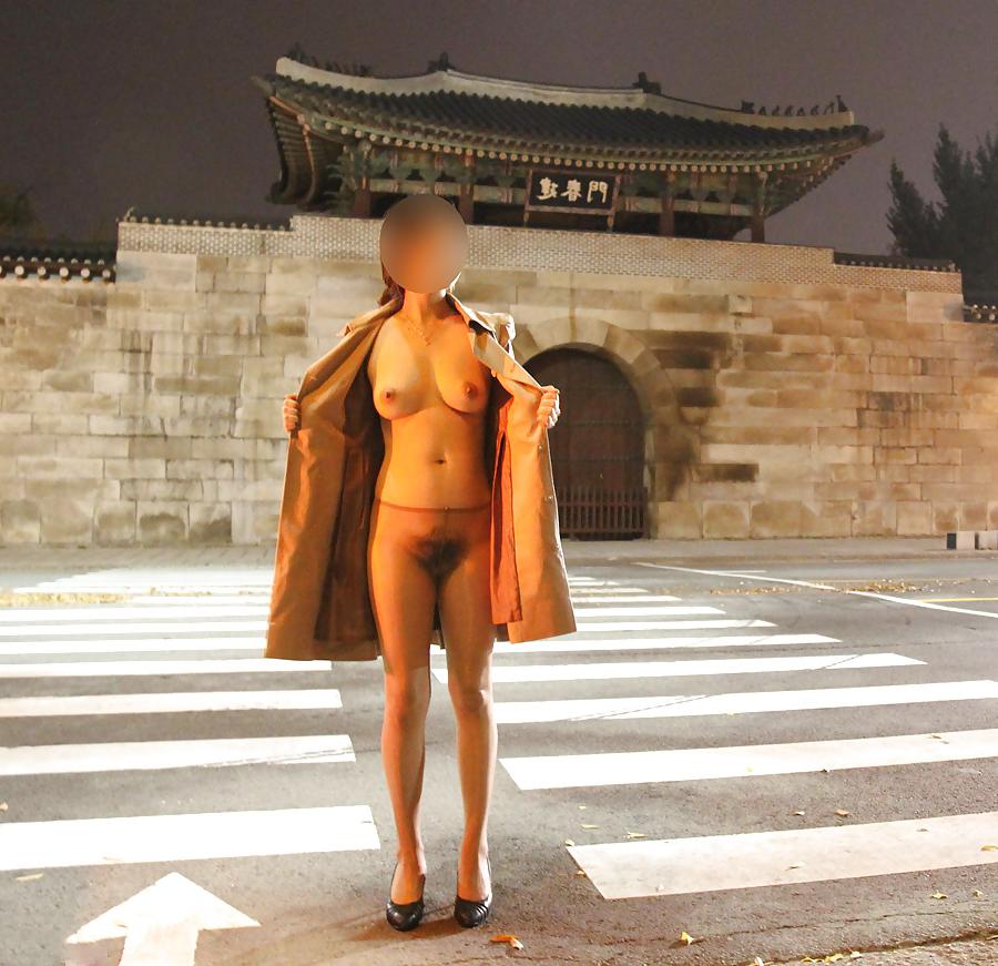 19P Korean women flashing in public
