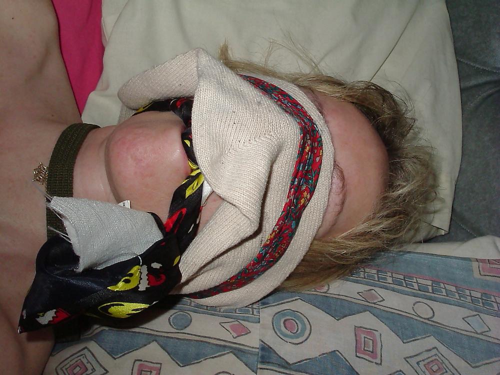 23P IanJan's Wife tied and used