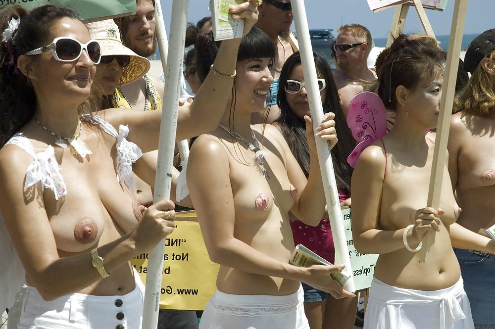 25P Hot female protesters