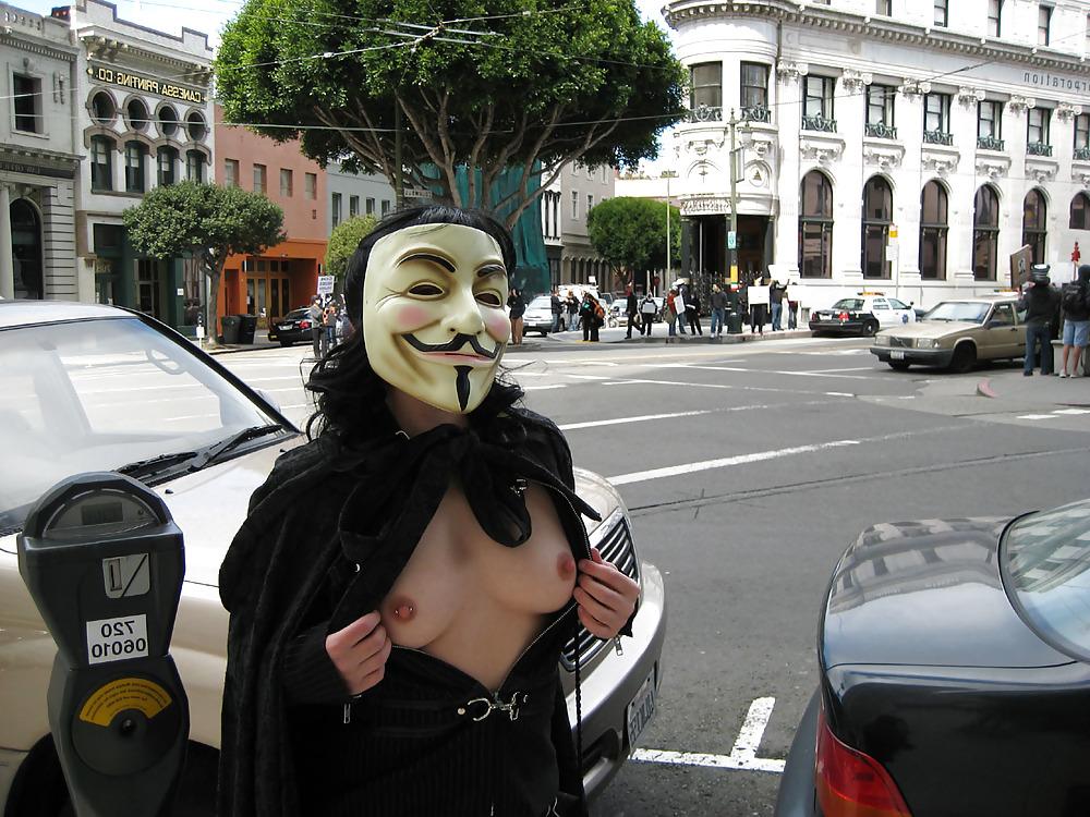 25P Hot female protesters