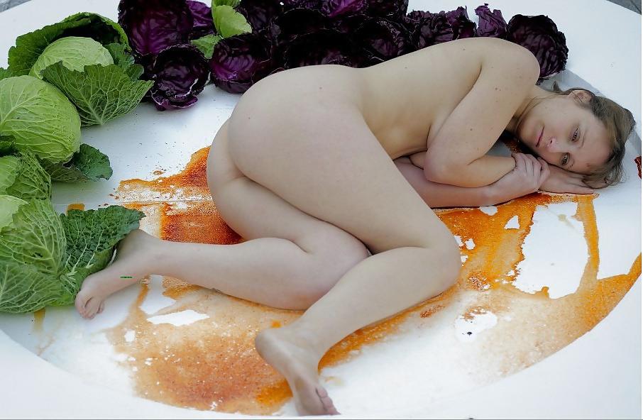 25P Hot female protesters