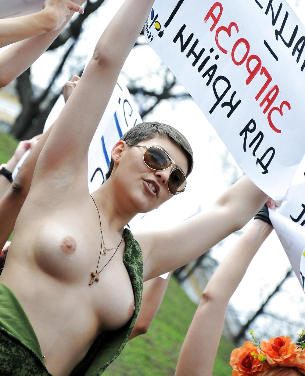 25P Hot female protesters