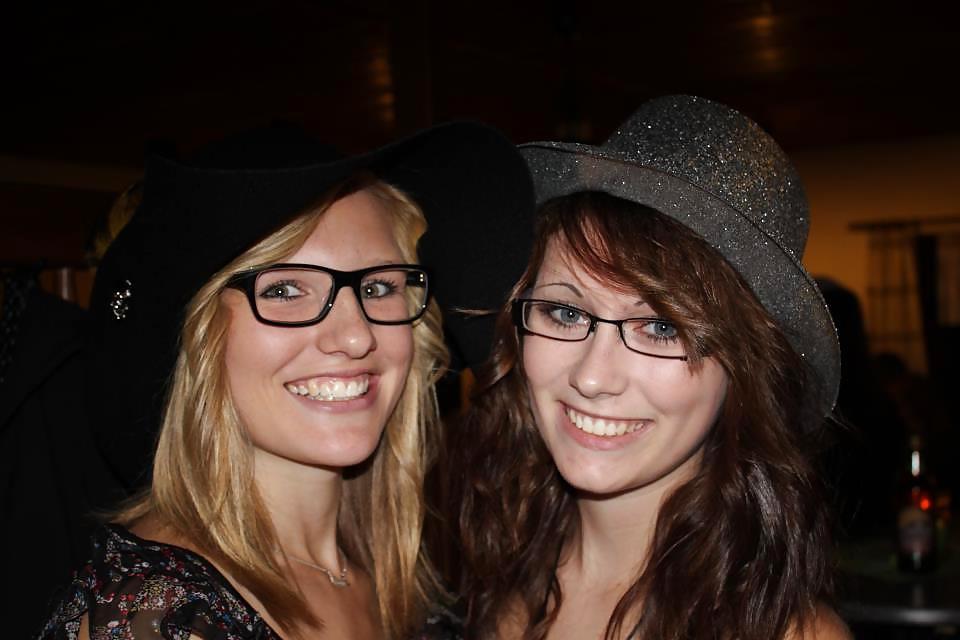 25P Geile Girls mit Brillen-Glasses