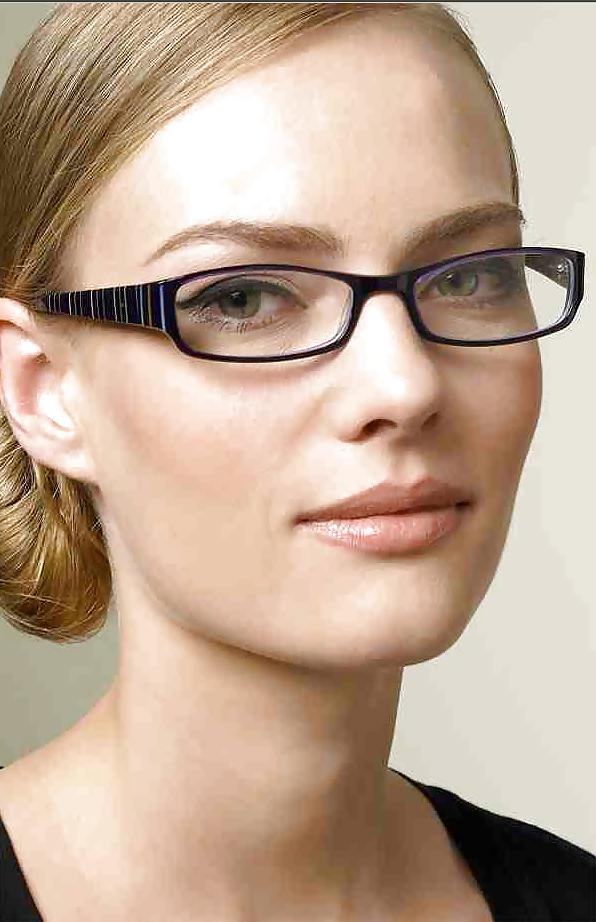 25P Geile Girls mit Brillen-Glasses